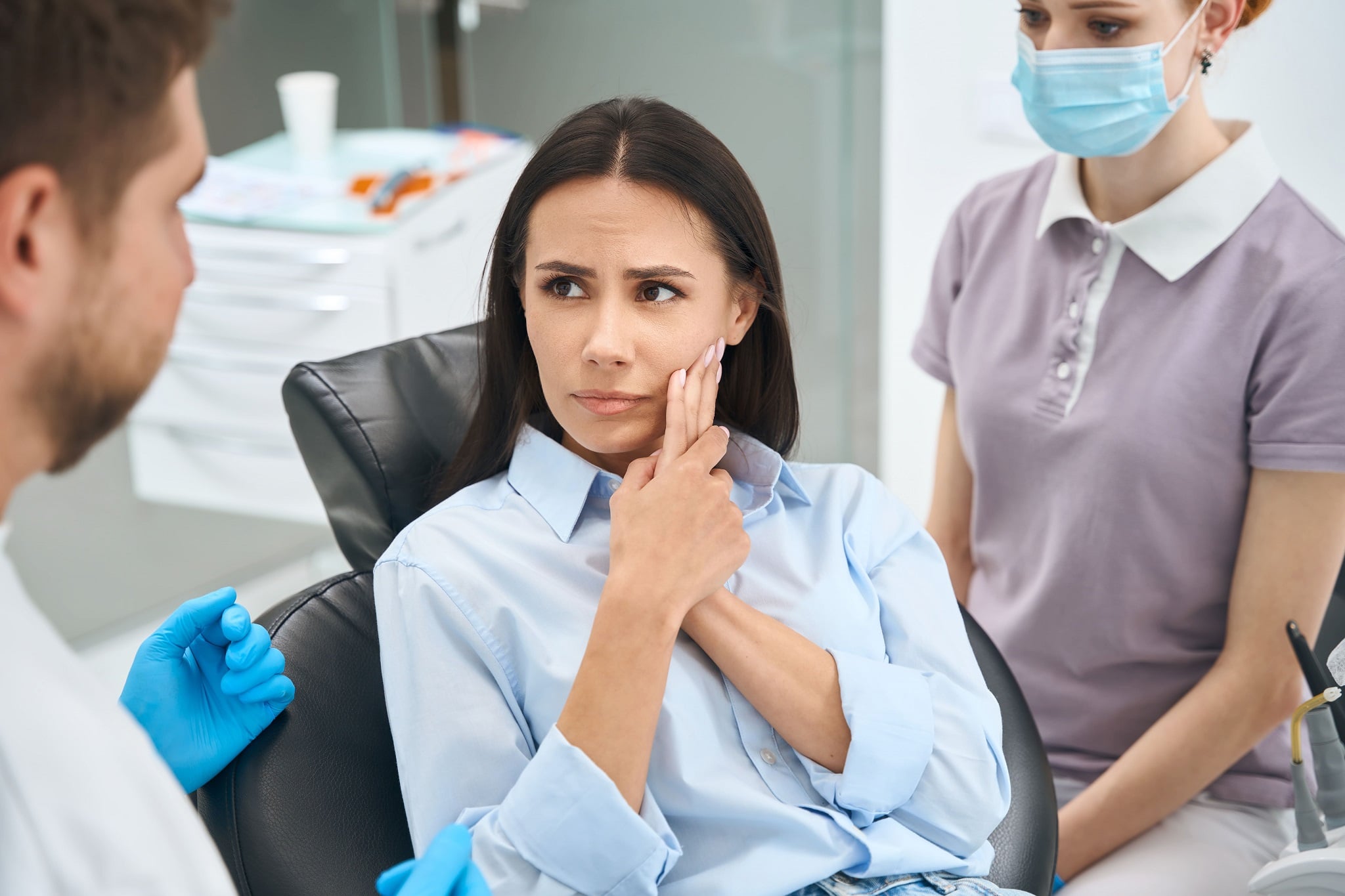 anxious-client-complaining-to-stomatologist-on-sha
