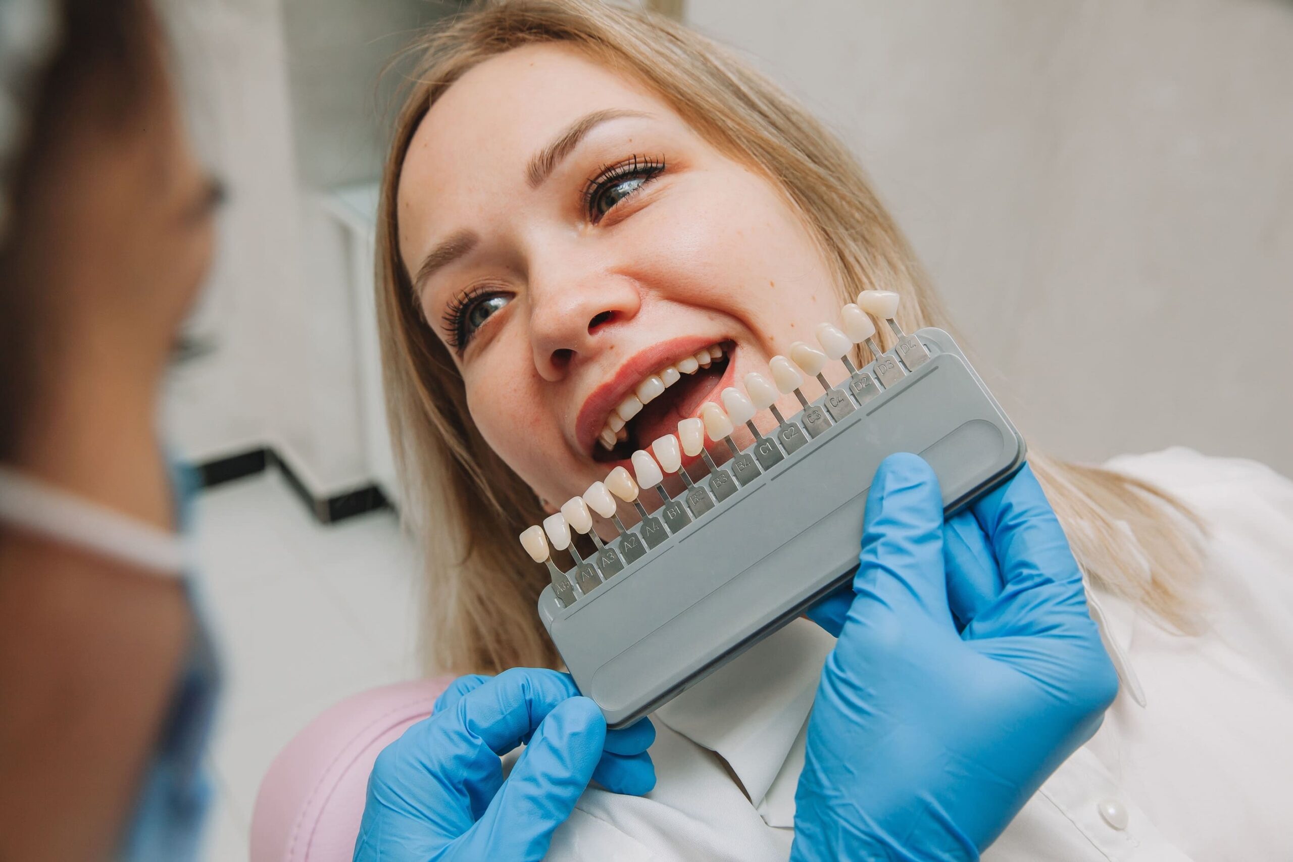 the-girl-in-the-dentist-office-selects-the-color